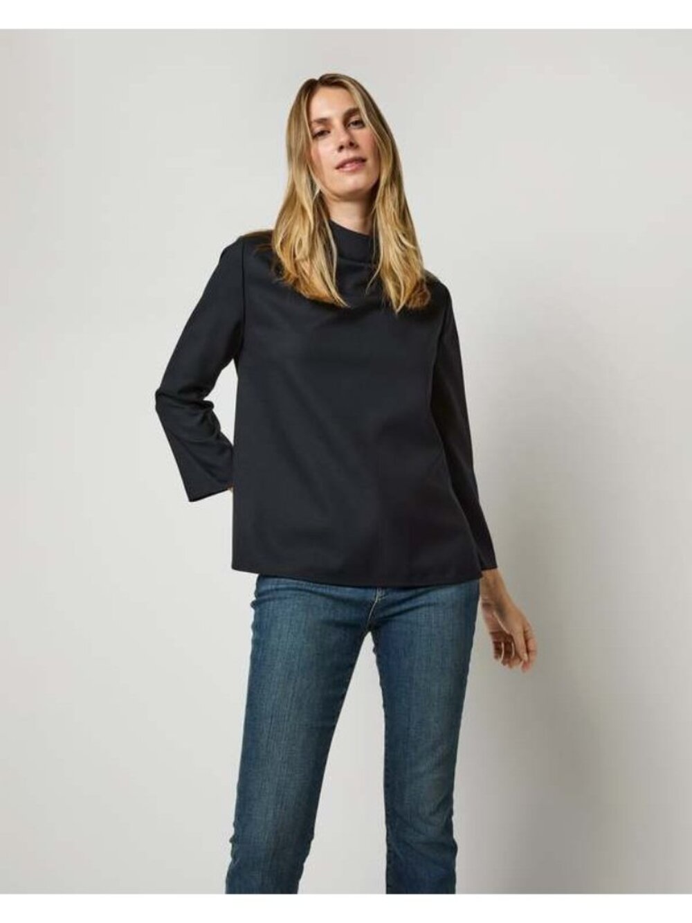V-50. Ann Mashburn Reese Tropical Wool Top White